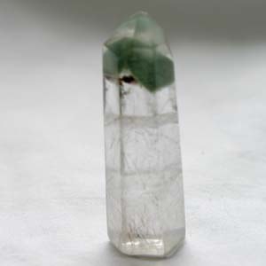 Clear quartz with chlorite phantoms and rutile 